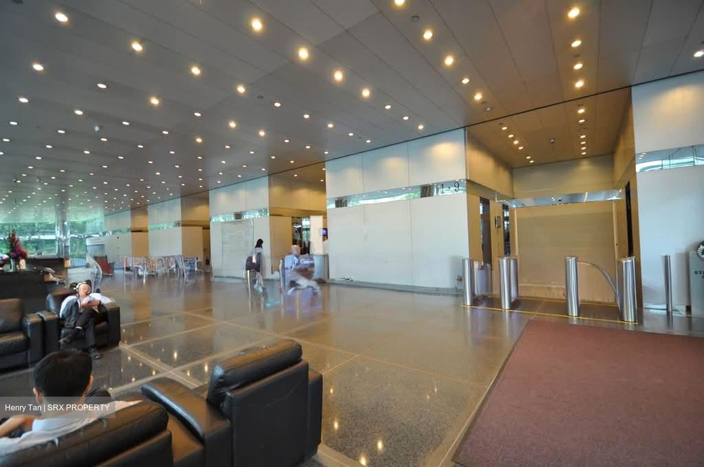Gateway East (D7), Office #584842141